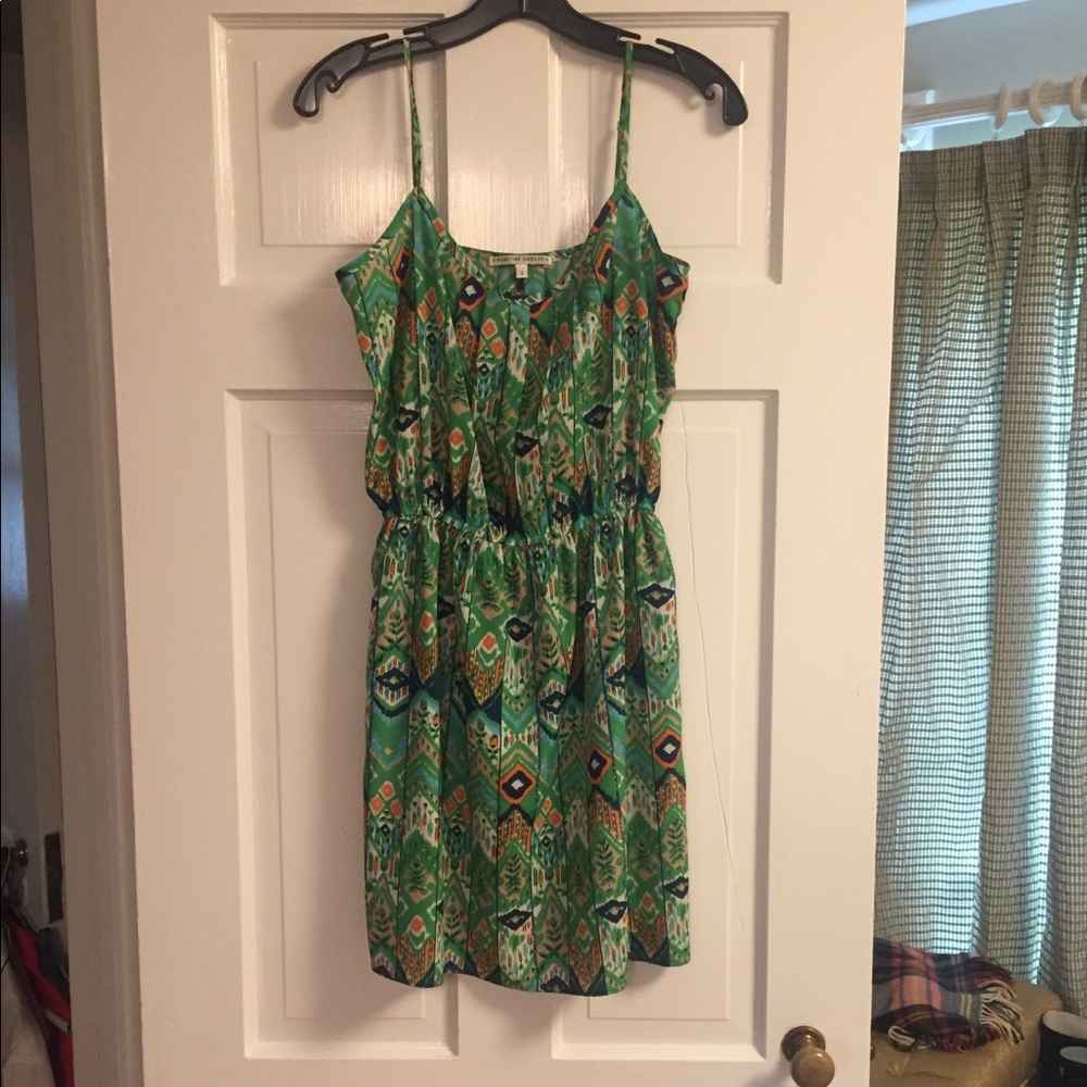 Fun green pattern silky dress
